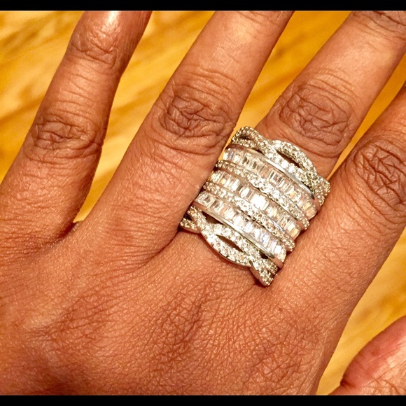 Beautiful Statement Ring - Picture 2 of 4